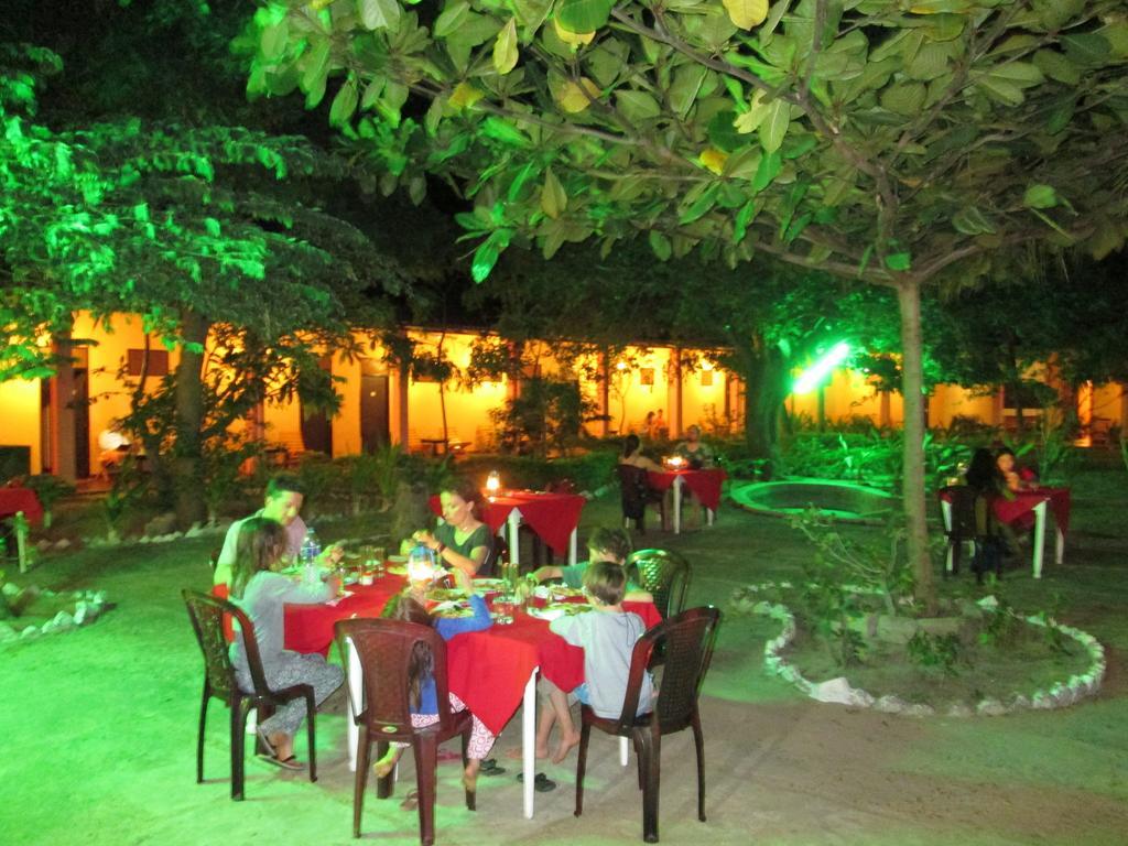 Shahira Hotel 尼拉瓦利 外观 照片